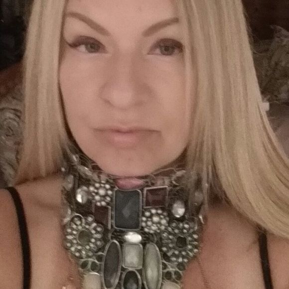 Meet your Posher, Laurel - Picture 1 of 1